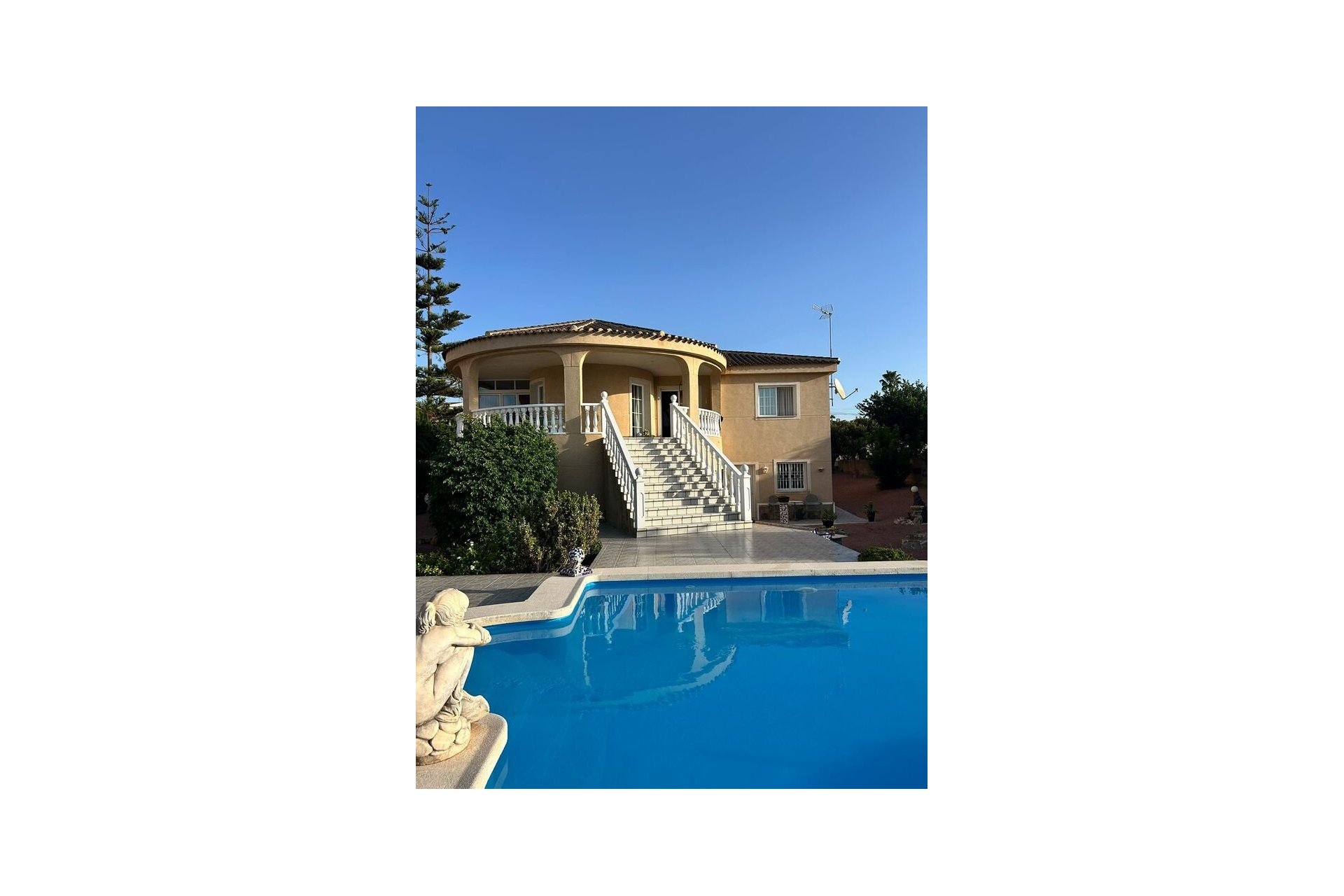 Herverkoop - Villa -
Torrevieja - Aguas Nuevas