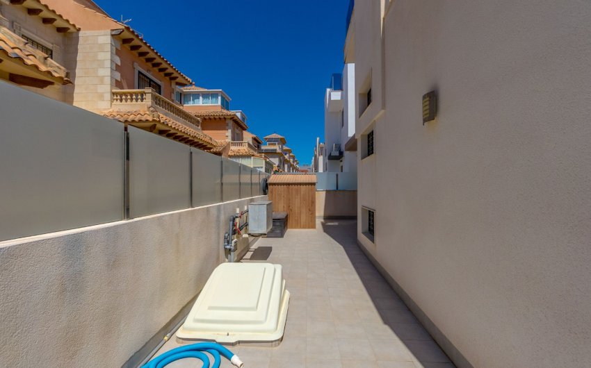 Herverkoop - Villa -
Torrevieja - Aguas Nuevas