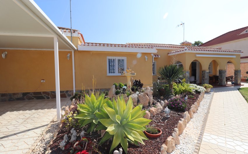 Herverkoop - Villa -
Torrevieja - Chaparral