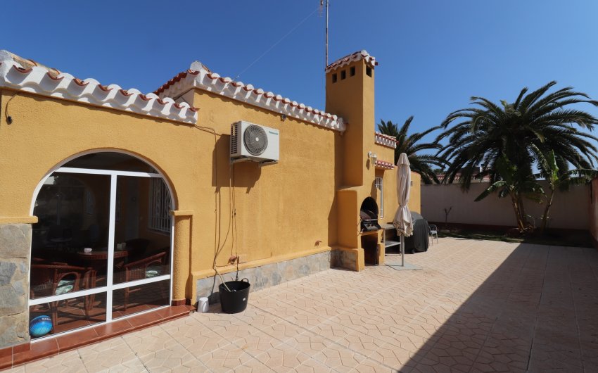 Herverkoop - Villa -
Torrevieja - Chaparral