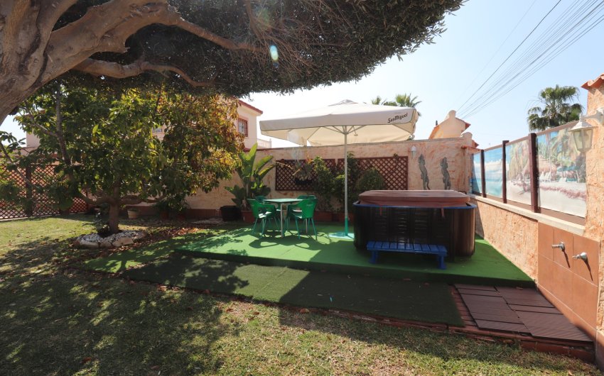 Herverkoop - Villa -
Torrevieja - Chaparral