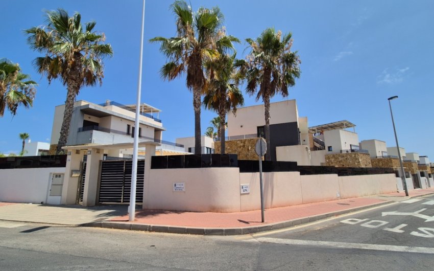 Herverkoop - Villa -
Torrevieja - Costa Blanca