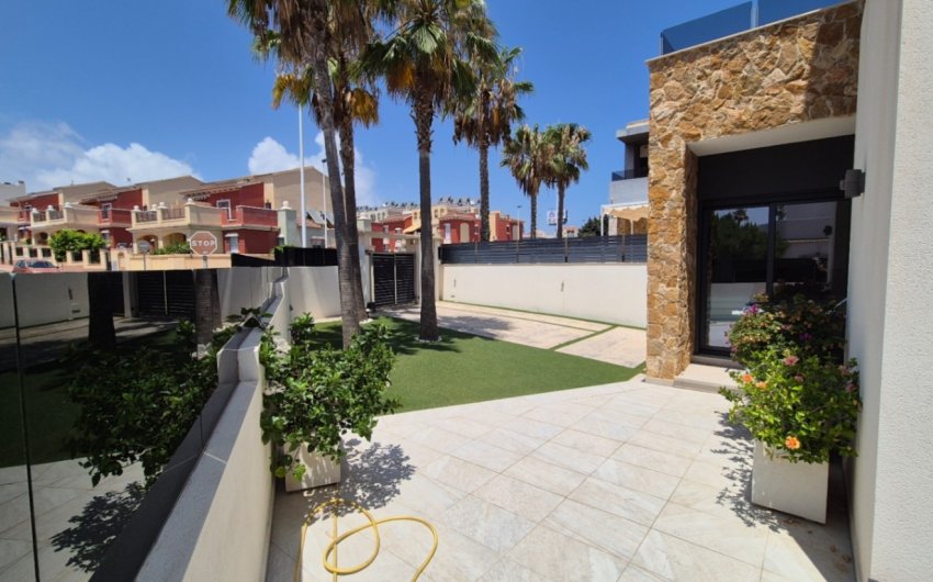 Herverkoop - Villa -
Torrevieja - Costa Blanca