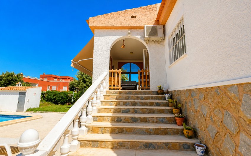 Herverkoop - Villa -
Torrevieja - Costa Blanca