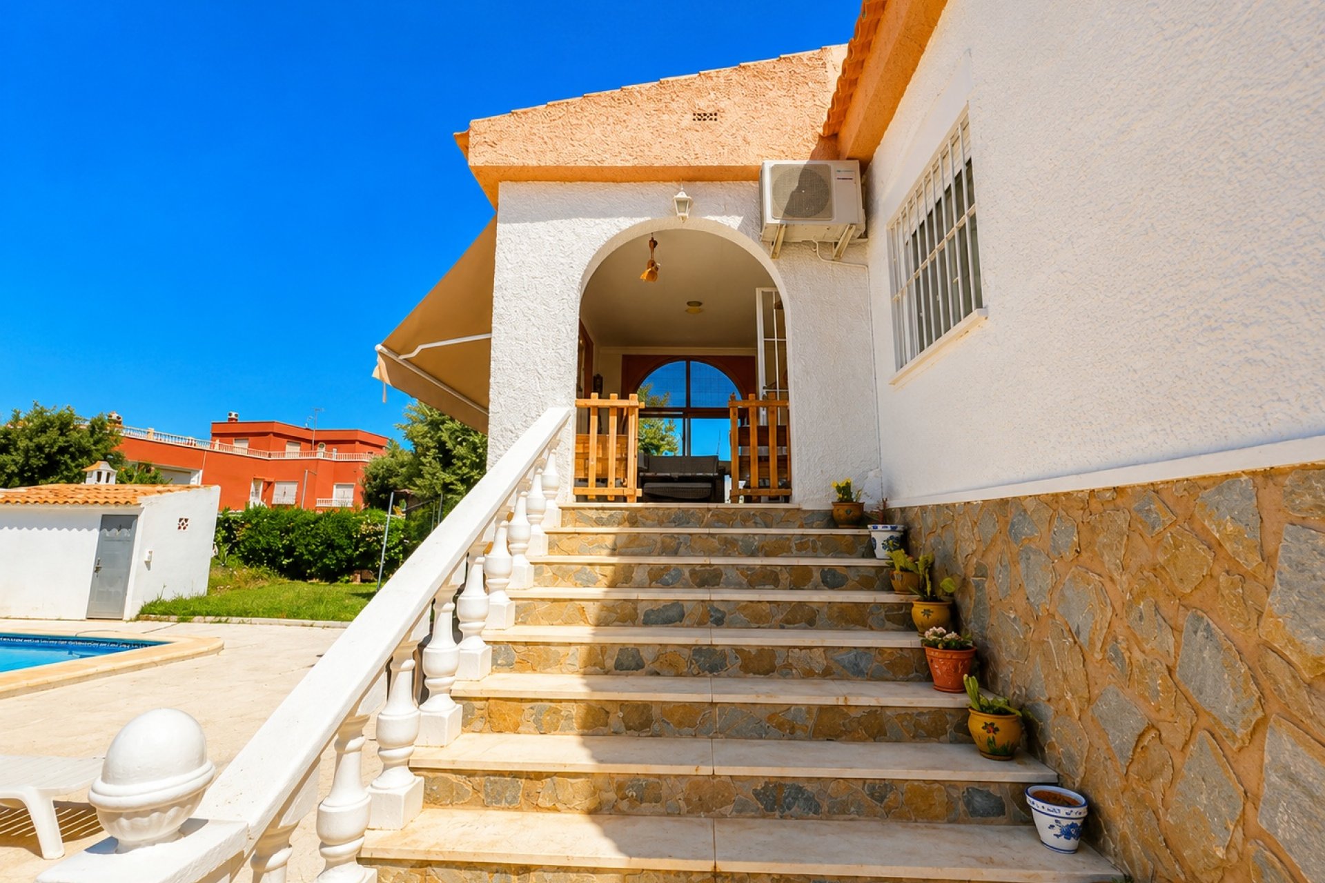 Herverkoop - Villa -
Torrevieja - Costa Blanca