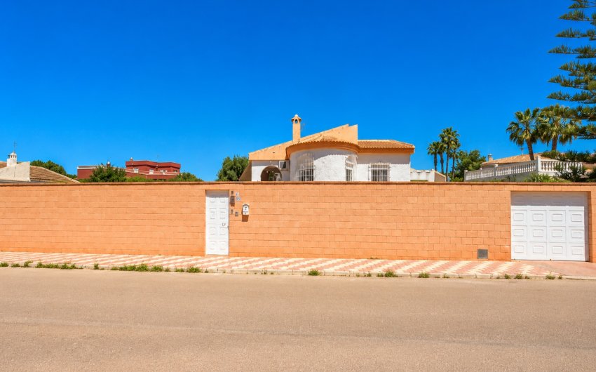 Herverkoop - Villa -
Torrevieja - Costa Blanca
