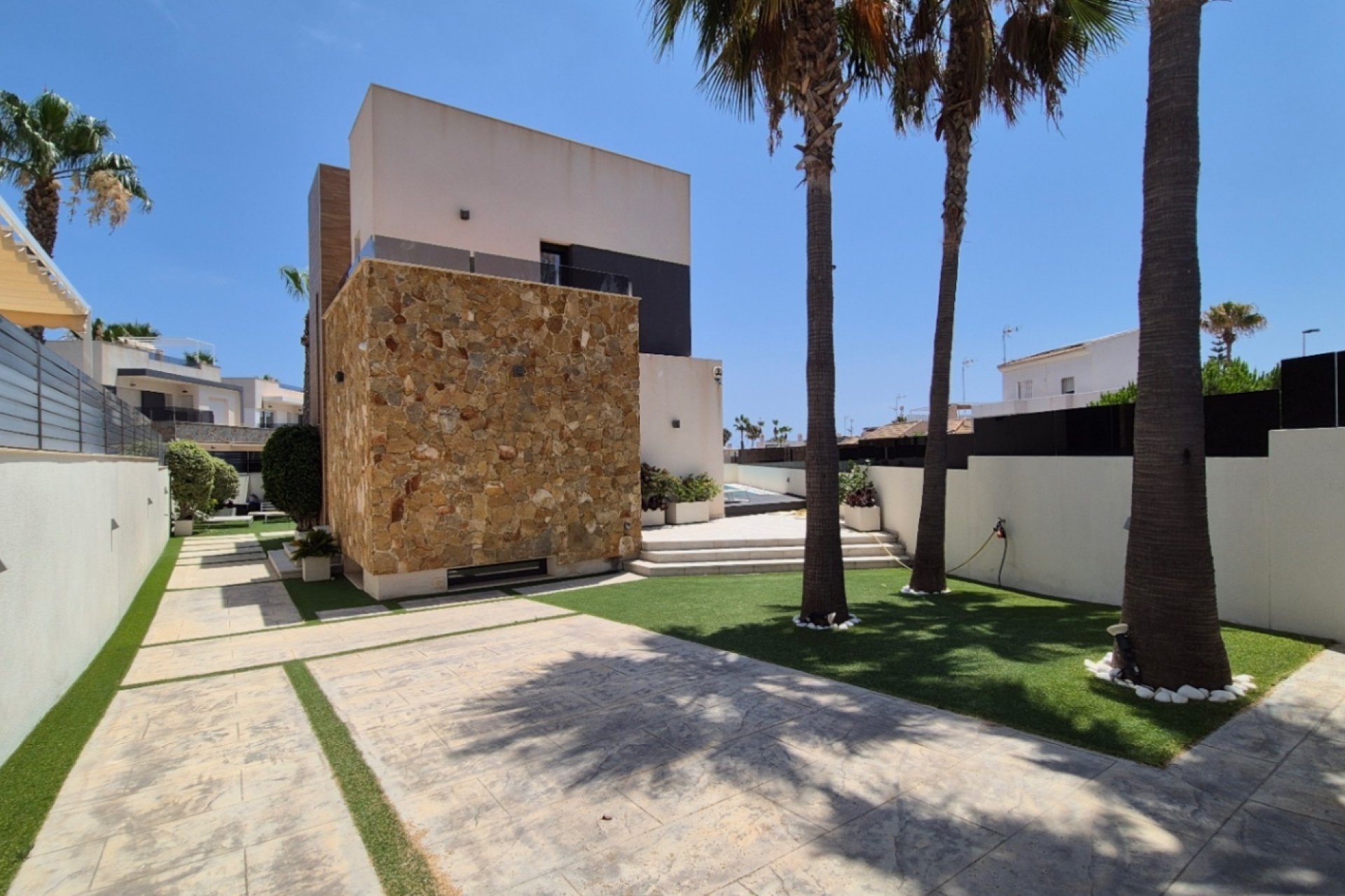 Herverkoop - Villa -
Torrevieja - Costa Blanca