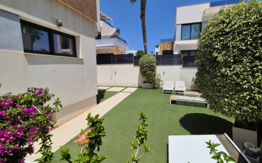 Herverkoop - Villa -
Torrevieja - Costa Blanca