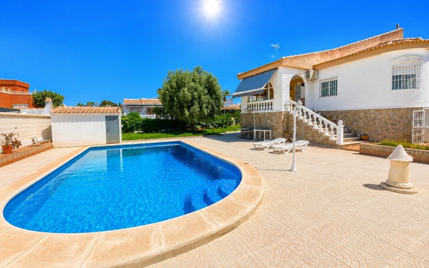 Herverkoop - Villa -
Torrevieja - Costa Blanca