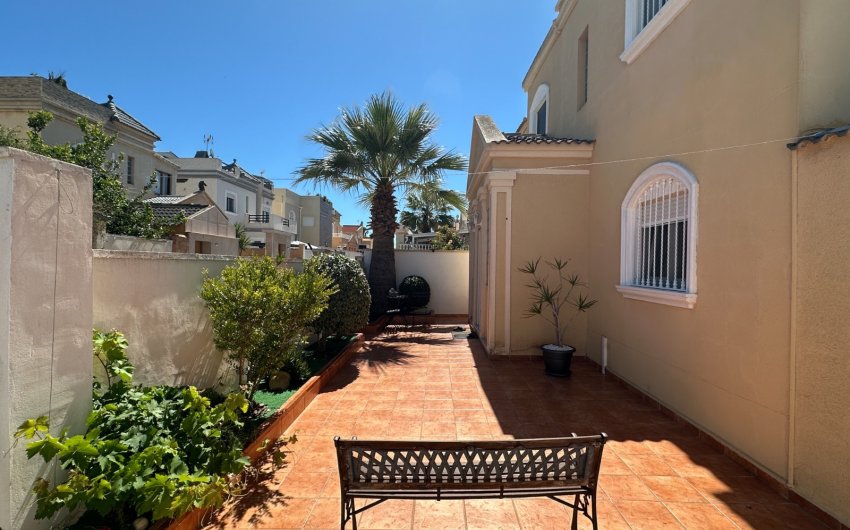 Herverkoop - Villa -
Torrevieja - Costa Blanca