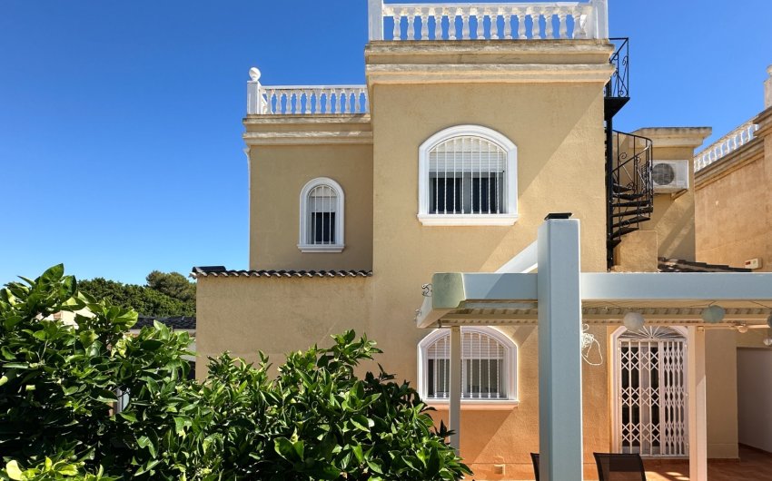 Herverkoop - Villa -
Torrevieja - Costa Blanca