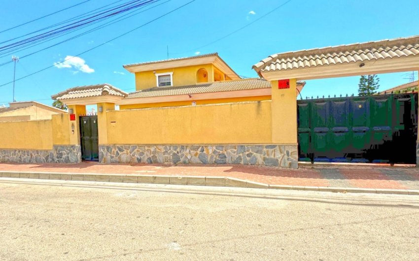 Herverkoop - Villa -
Torrevieja - Costa Blanca