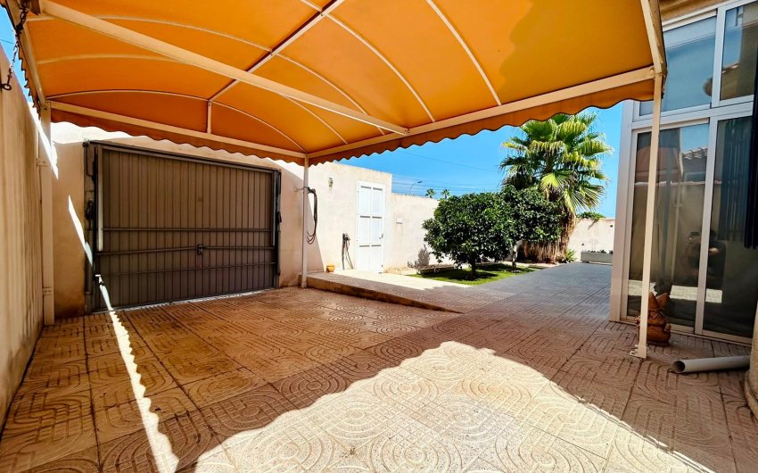 Herverkoop - Villa -
Torrevieja - Costa Blanca