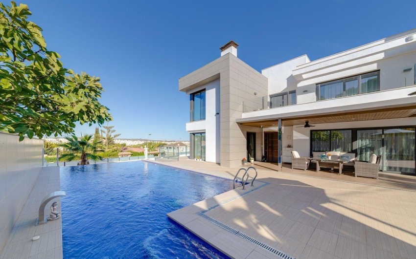 Herverkoop - Villa -
Torrevieja - Costa Blanca