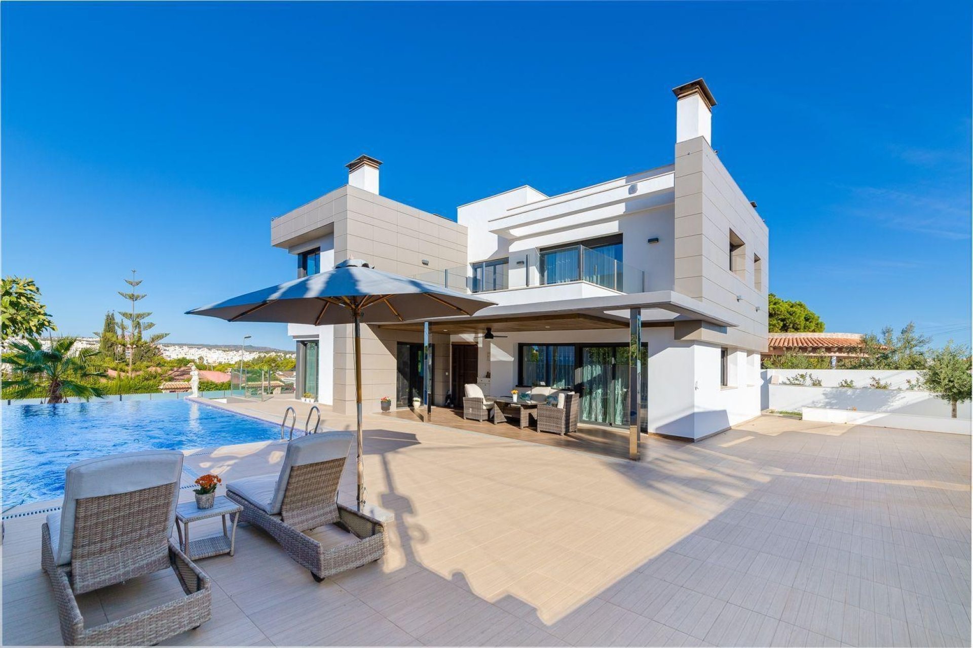 Herverkoop - Villa -
Torrevieja - Costa Blanca