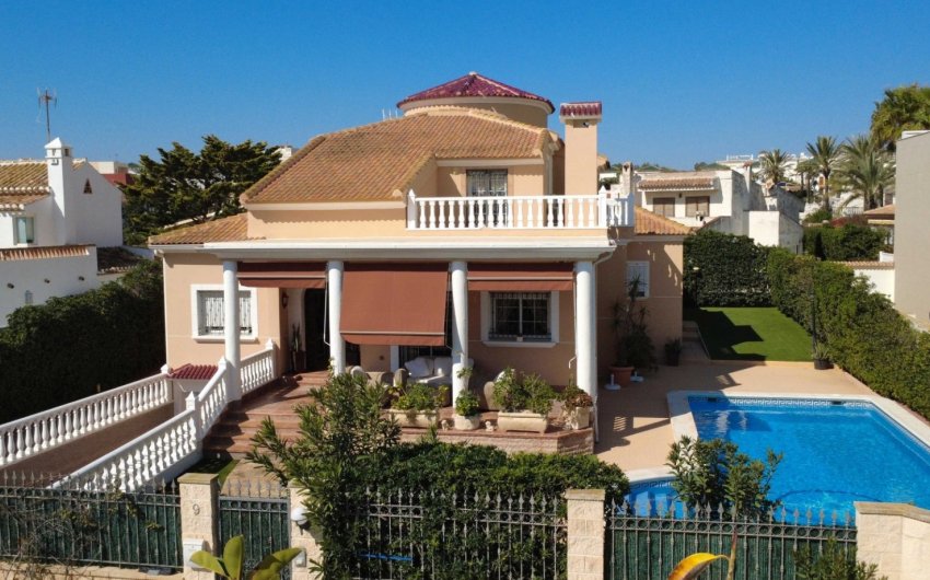 Herverkoop - Villa -
Torrevieja - Costa Blanca