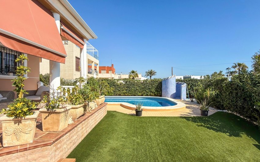 Herverkoop - Villa -
Torrevieja - Costa Blanca
