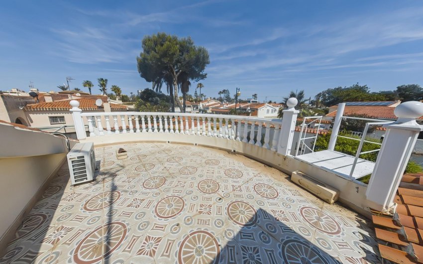 Herverkoop - Villa -
Torrevieja - Costa Blanca