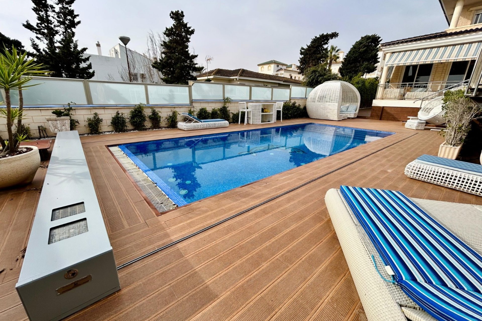 Herverkoop - Villa -
Torrevieja - Costa Blanca