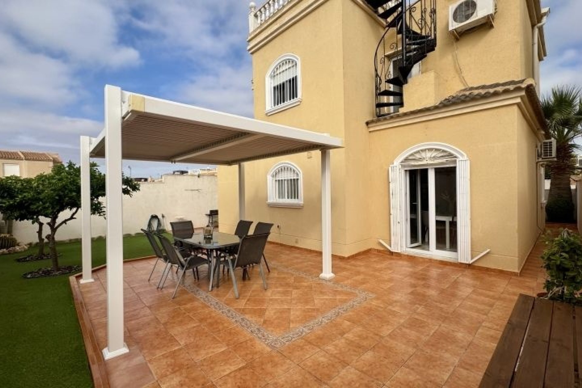 Herverkoop - Villa -
Torrevieja - Costa Blanca