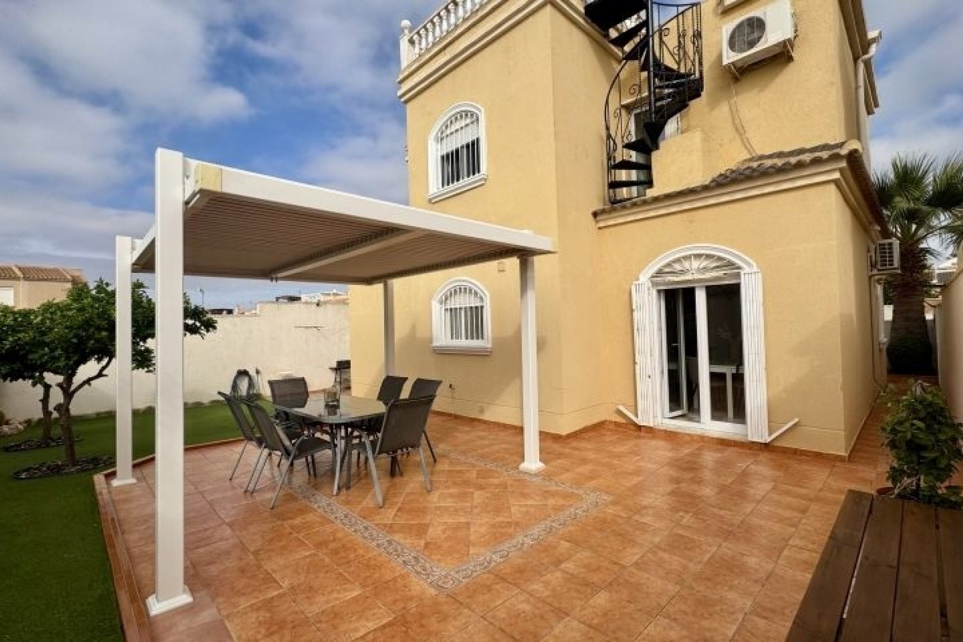 Herverkoop - Villa -
Torrevieja - Costa Blanca