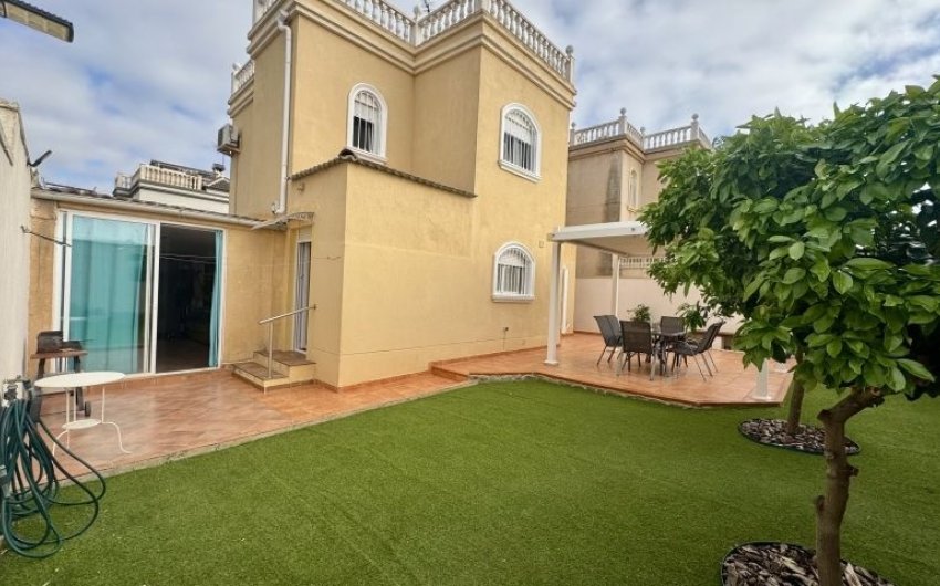 Herverkoop - Villa -
Torrevieja - Costa Blanca