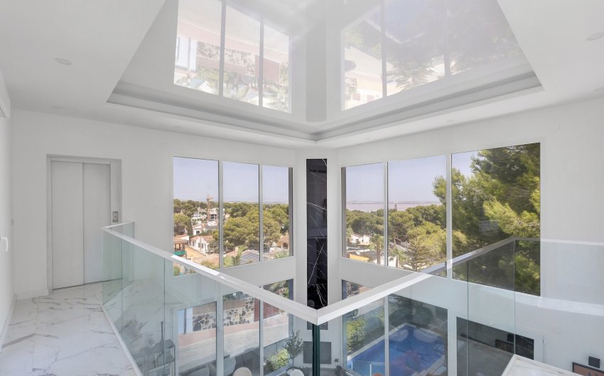 Herverkoop - Villa -
Torrevieja - Costa Blanca