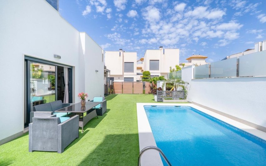 Herverkoop - Villa -
Torrevieja - Costa Blanca