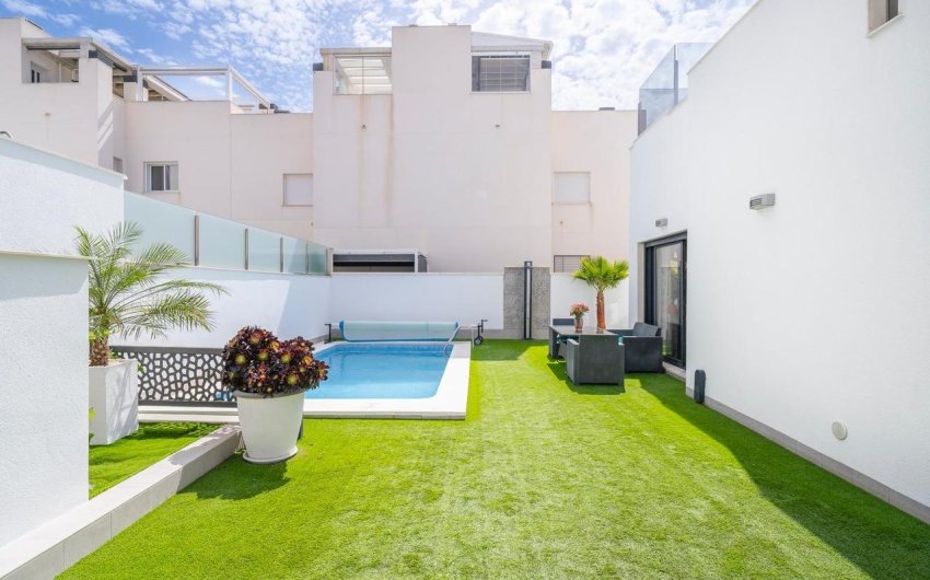 Herverkoop - Villa -
Torrevieja - Costa Blanca
