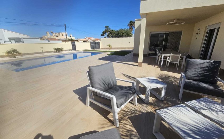 Herverkoop - Villa -
Torrevieja - Costa Blanca