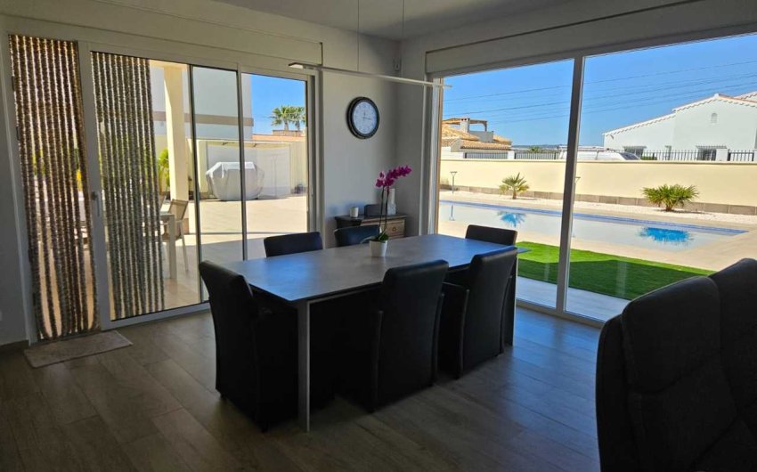 Herverkoop - Villa -
Torrevieja - Costa Blanca