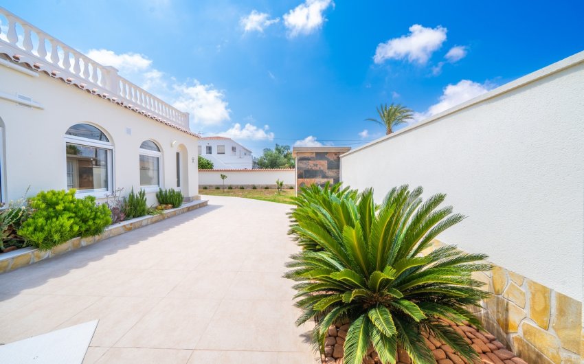 Herverkoop - Villa -
Torrevieja - Costa Blanca