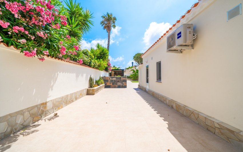 Herverkoop - Villa -
Torrevieja - Costa Blanca