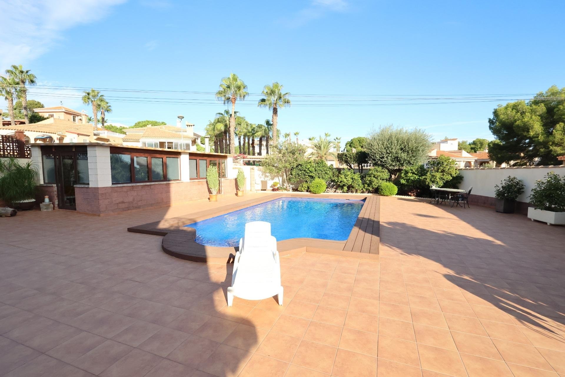 Herverkoop - Villa -
Torrevieja - Costa Blanca
