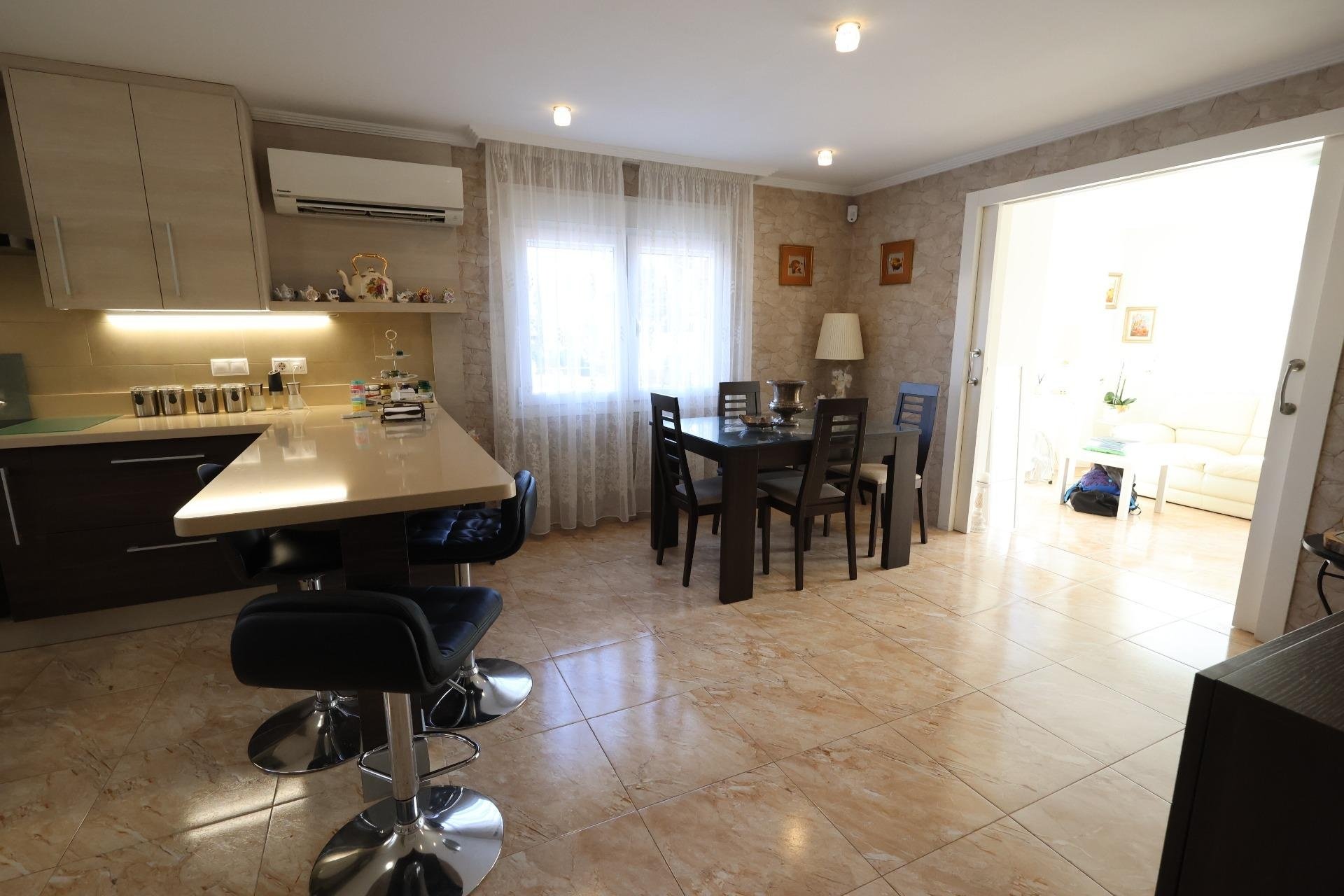 Herverkoop - Villa -
Torrevieja - Costa Blanca