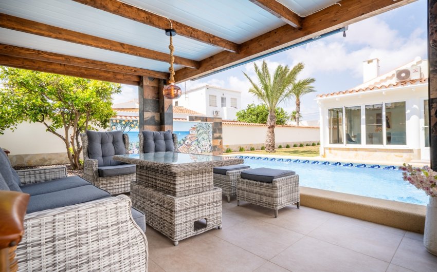 Herverkoop - Villa -
Torrevieja - Costa Blanca