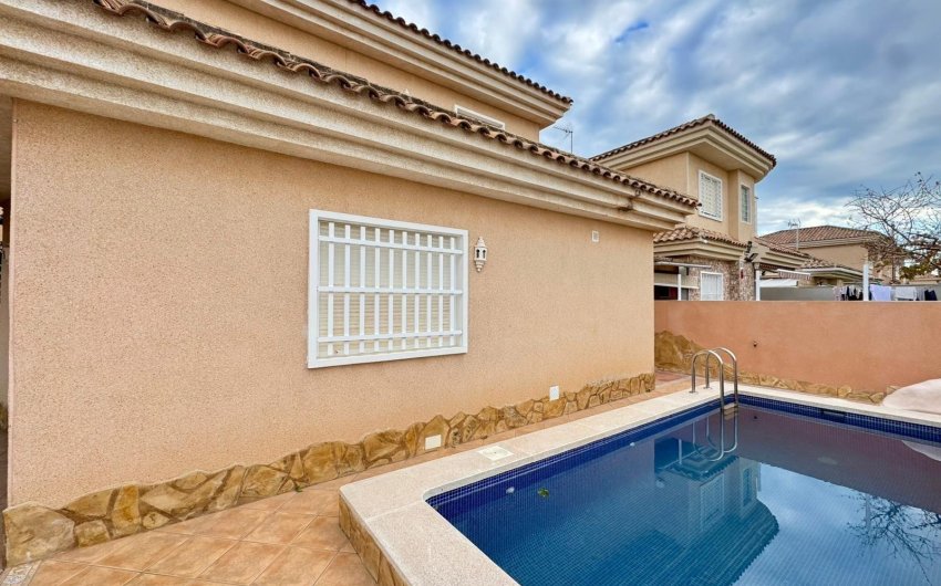 Herverkoop - Villa -
Torrevieja - Costa Blanca