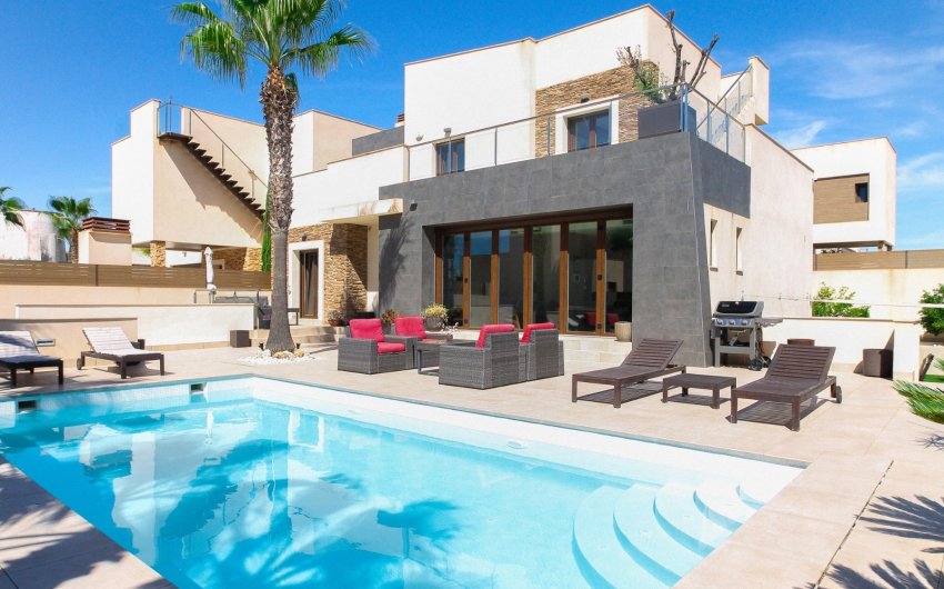 Herverkoop - Villa -
Torrevieja - Costa Blanca