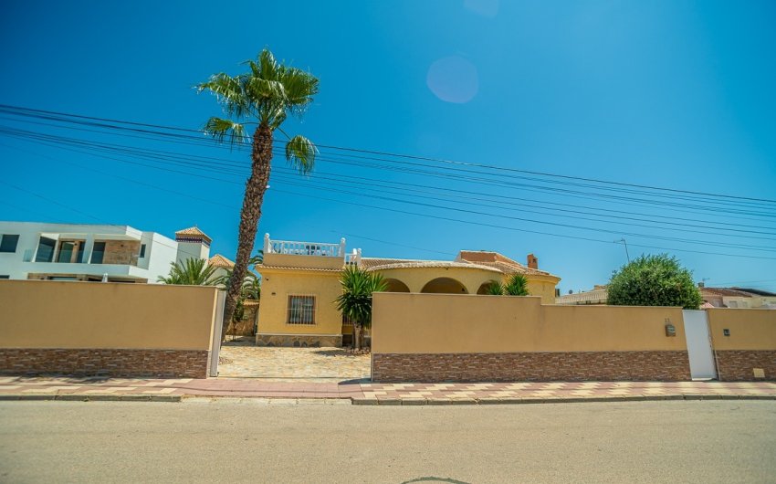 Herverkoop - Villa -
Torrevieja - Costa Blanca