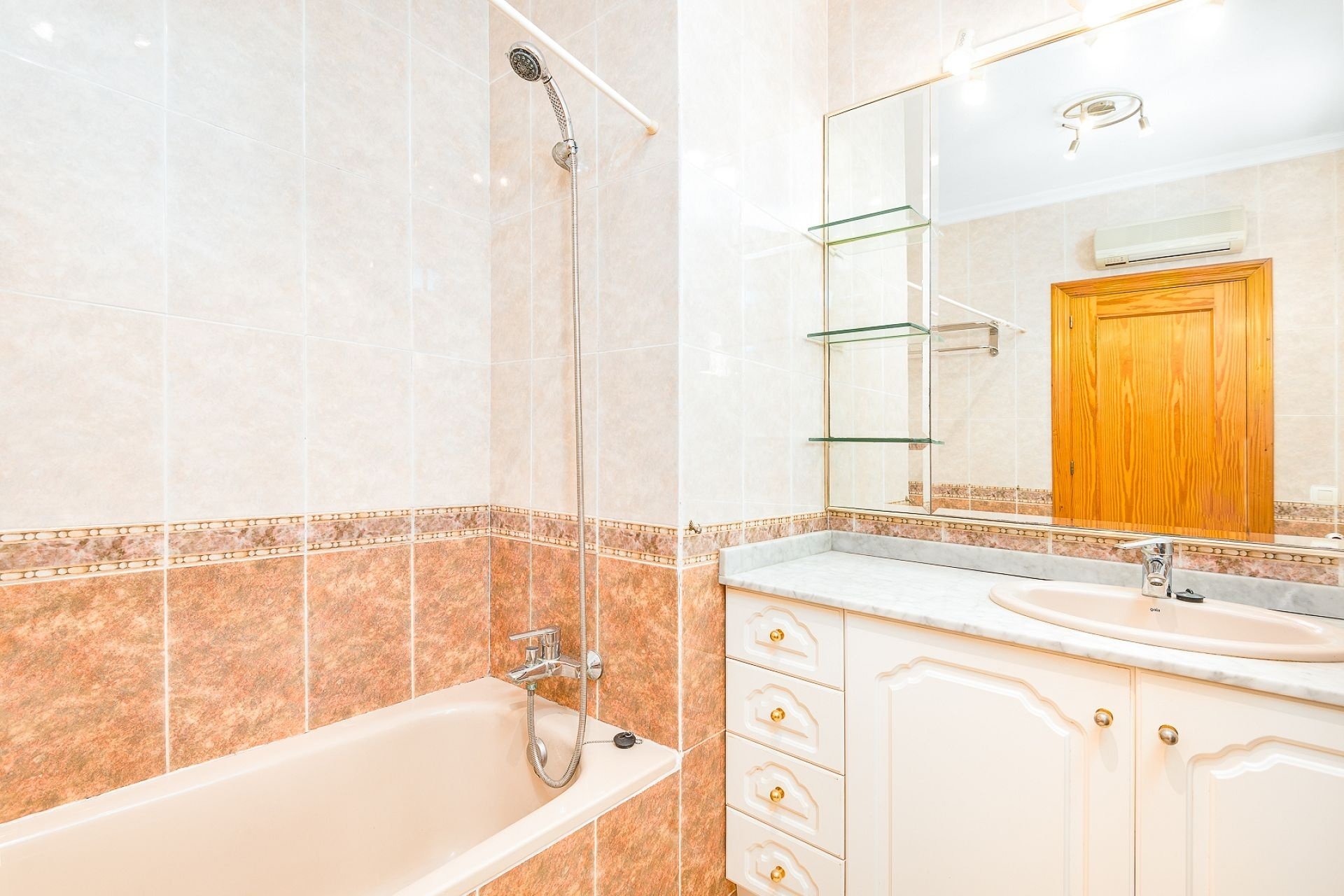 Herverkoop - Villa -
Torrevieja - Costa Blanca