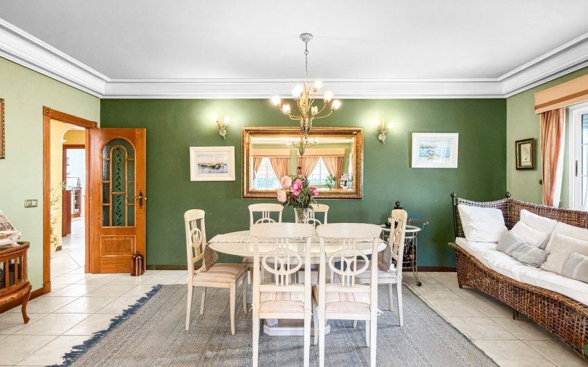 Herverkoop - Villa -
Torrevieja - Costa Blanca