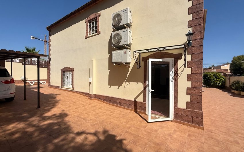 Herverkoop - Villa -
Torrevieja - Costa Blanca