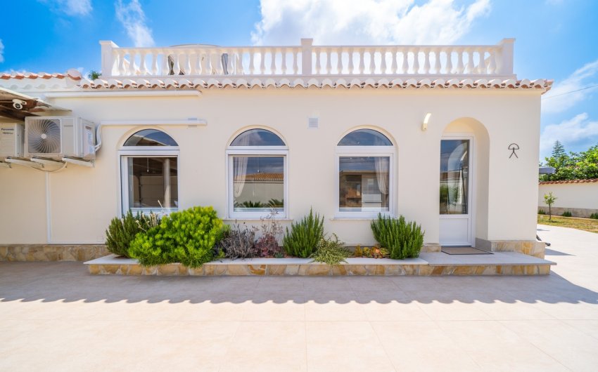 Herverkoop - Villa -
Torrevieja - Costa Blanca