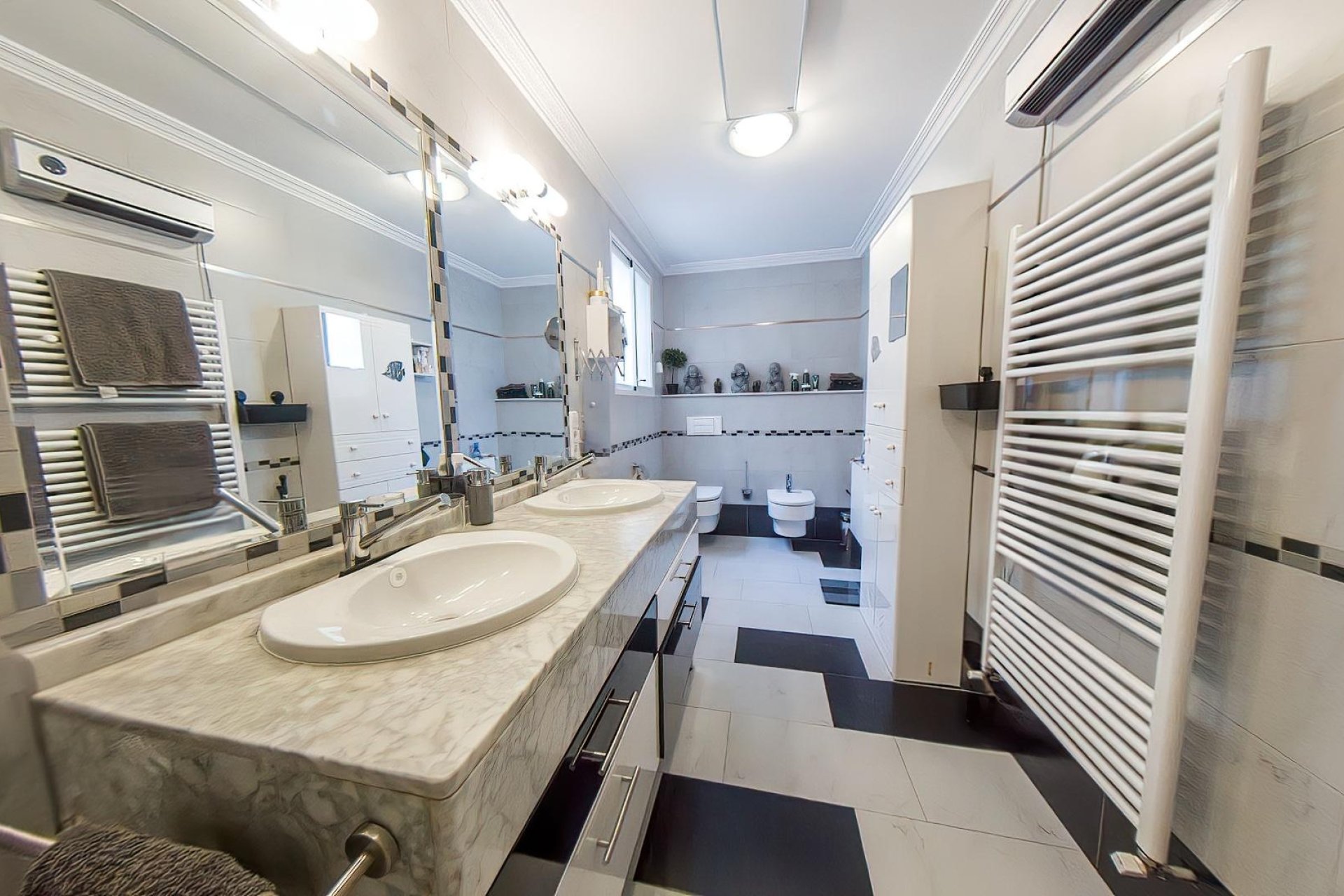 Herverkoop - Villa -
Torrevieja - Costa Blanca