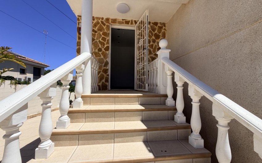 Herverkoop - Villa -
Torrevieja - Costa Blanca