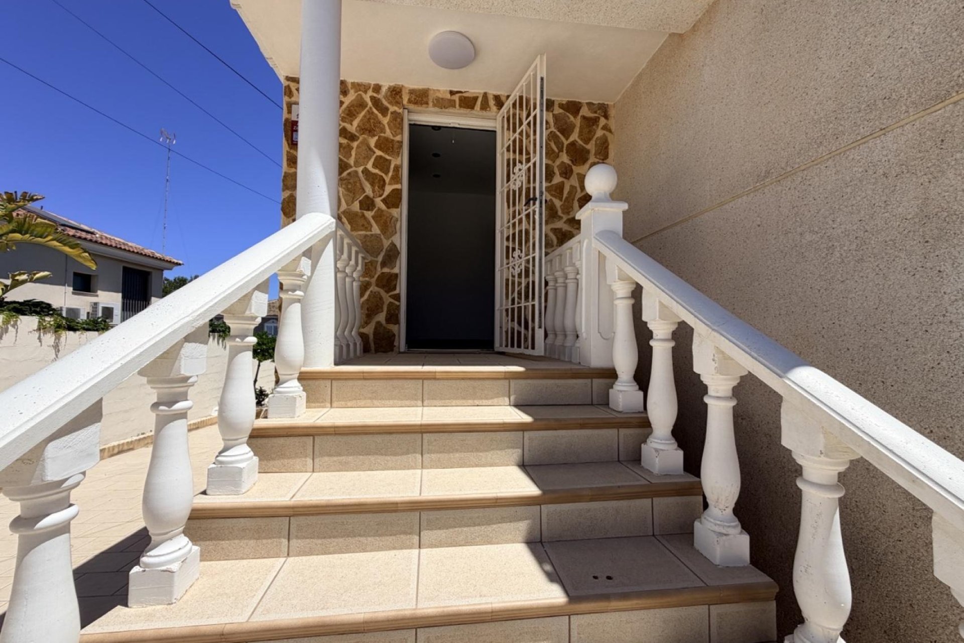 Herverkoop - Villa -
Torrevieja - Costa Blanca