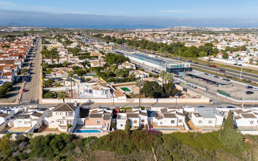 Herverkoop - Villa -
Torrevieja - Costa Blanca