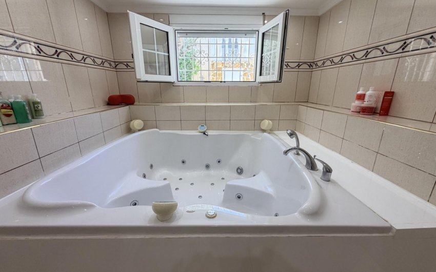 Herverkoop - Villa -
Torrevieja - Costa Blanca