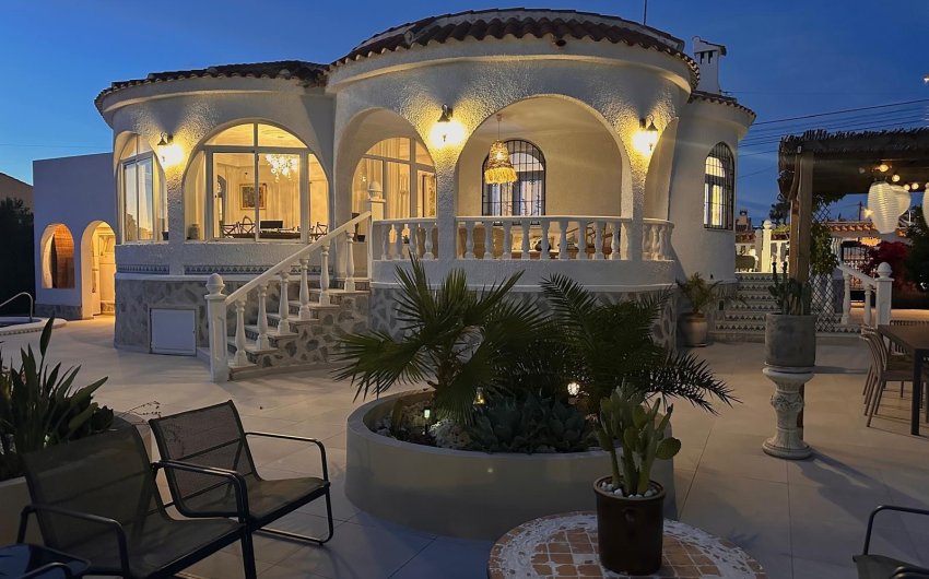 Herverkoop - Villa -
Torrevieja - Costa Blanca