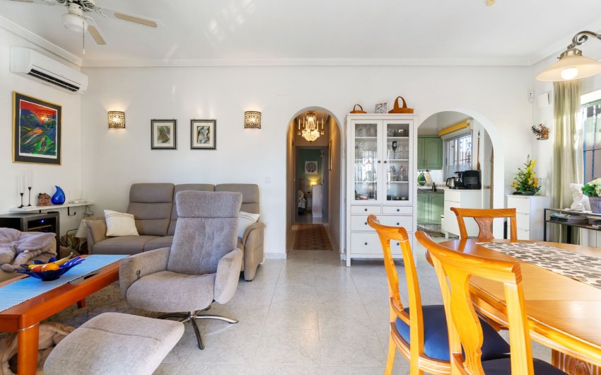 Herverkoop - Villa -
Torrevieja - El Chaparral